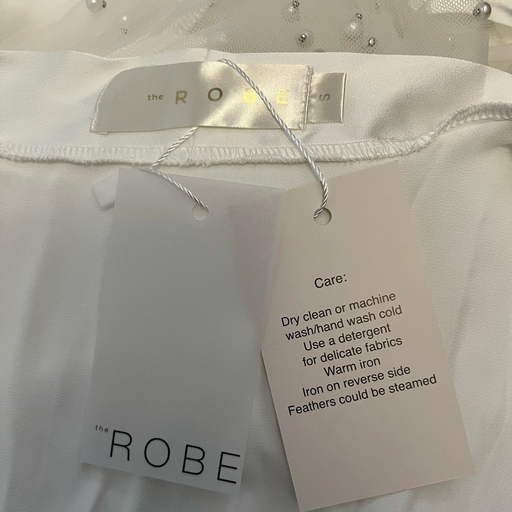 Bridal Robe - Picture 8 of 11